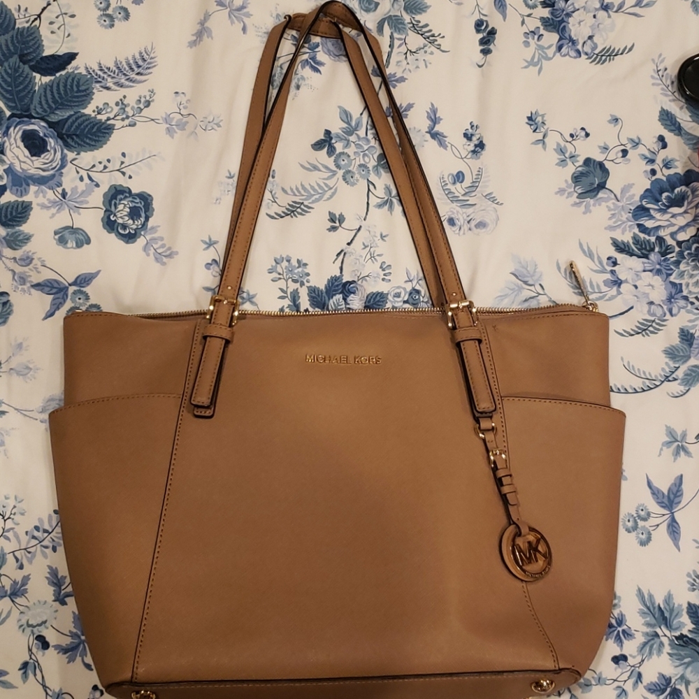 Michael Kors Jet Set Travel Tote Bag
